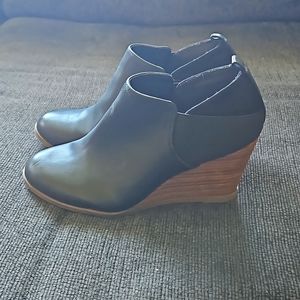 Women's dr Scholles sz 8 wedge heels